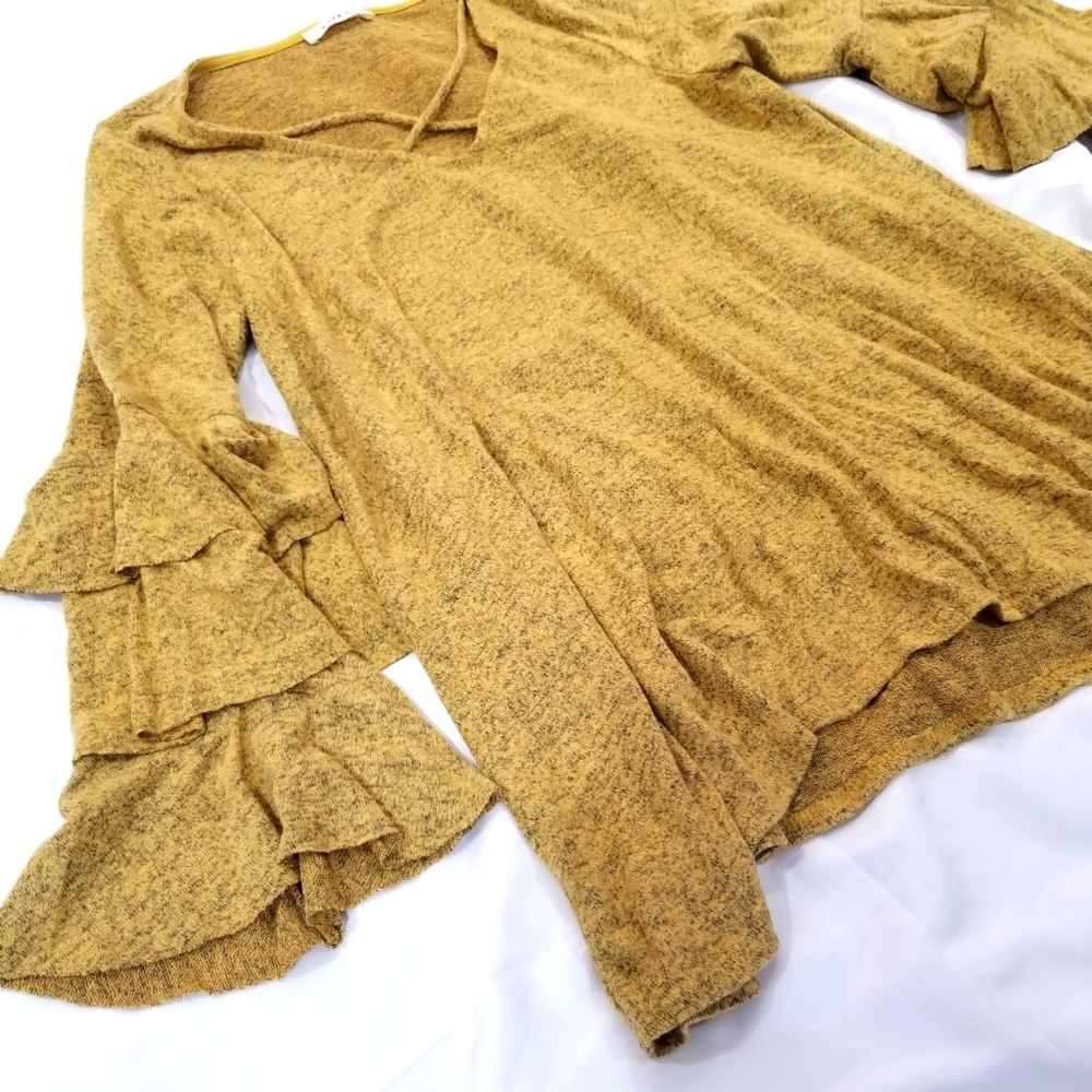 LOVE IN  mustard yellow super soft flare frill sleeves